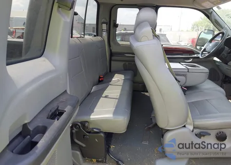 2005 Ford F-250 Lariat/Xl/Xlt from USA, damaged, VIN 1FTSX21P65EB71776